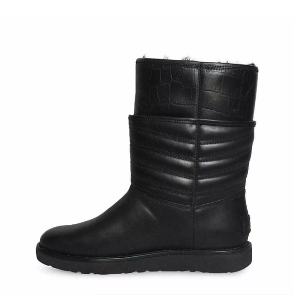 UGG Aviva Embossed Crocodile Black Leather Short Boots Woman's Size 6 Nwb - Picture 4 of 6